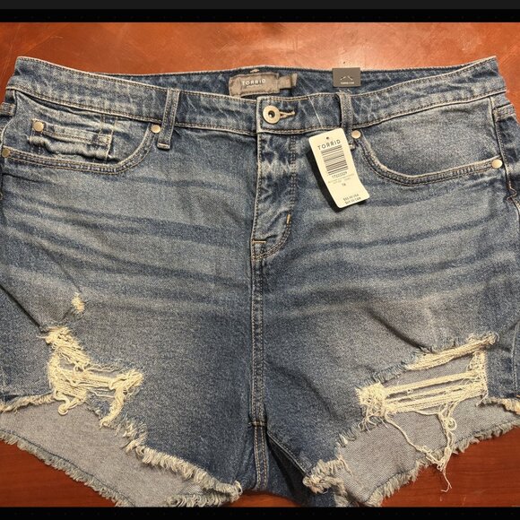 Torrid Distressed Denim Shorts | Plus Size - Picture 1 of 1